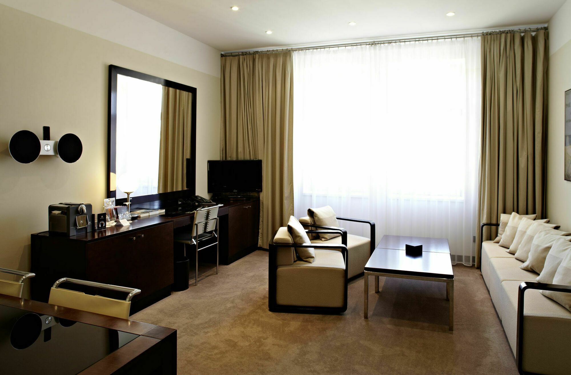 Maximilian Hotel Prague Ngoại thất bức ảnh